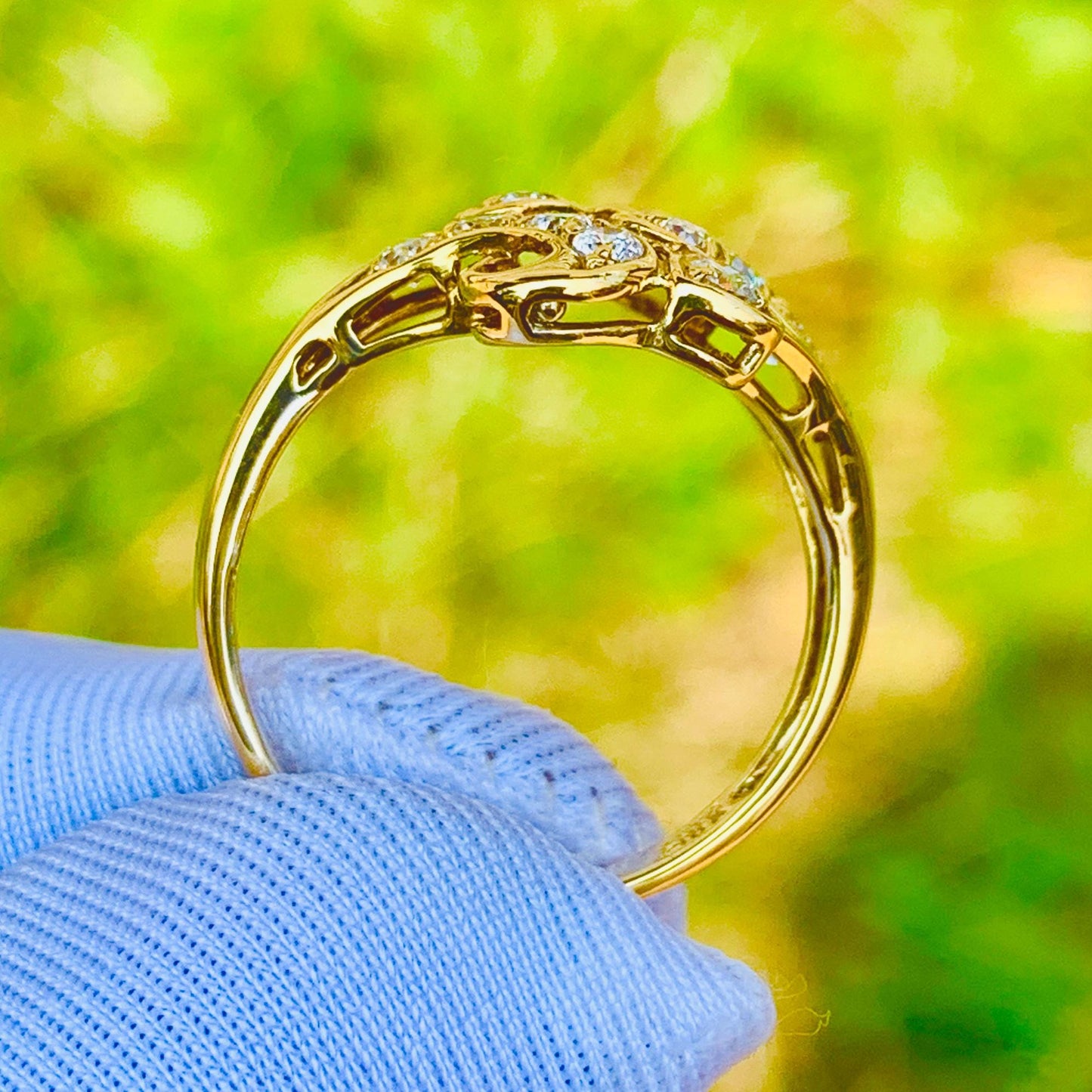 Natural Diamond Ring – 18K Yellow Gold