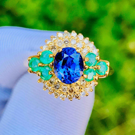 4.28ct Royal Blue Sapphire Ring – 14K White Gold with Natural Emeralds & Diamonds