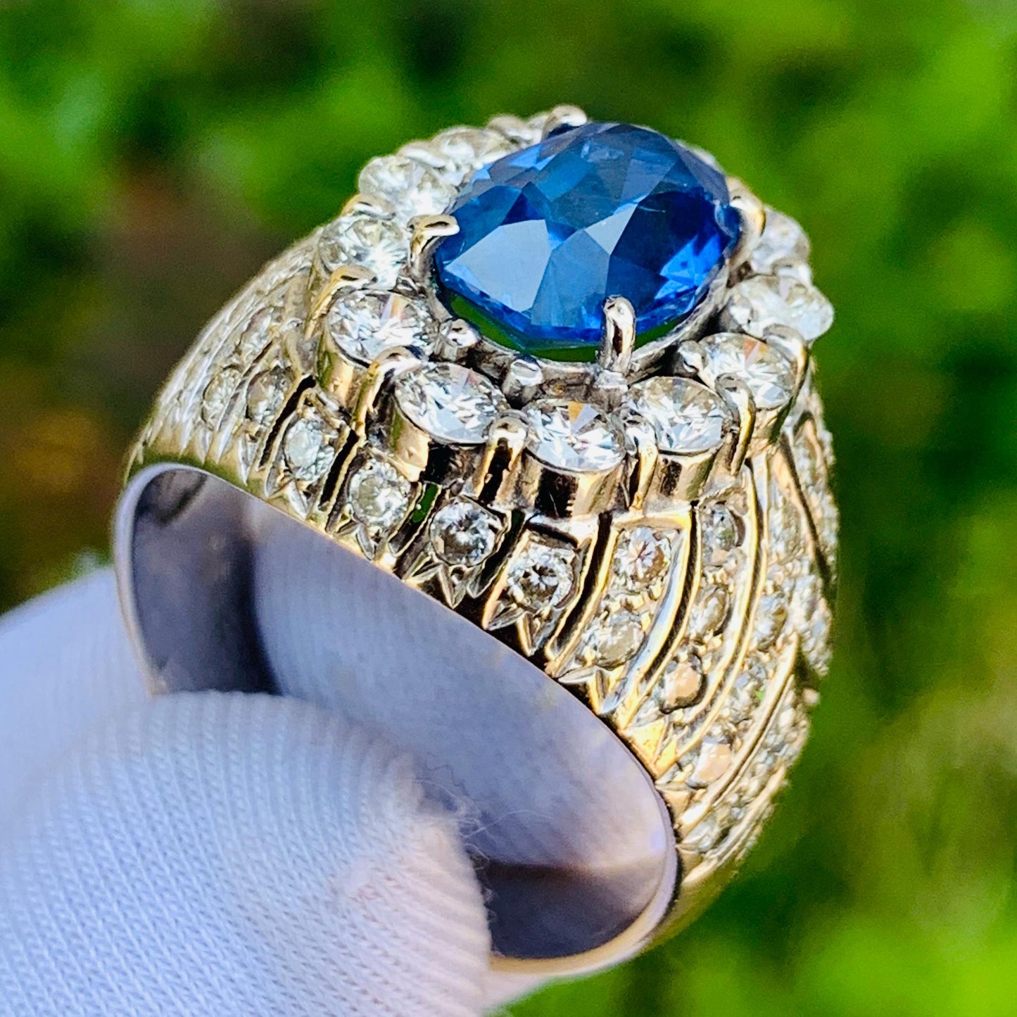 4.28ct Cornflower Blue Sapphire Ring – White Gold & Natural Diamonds