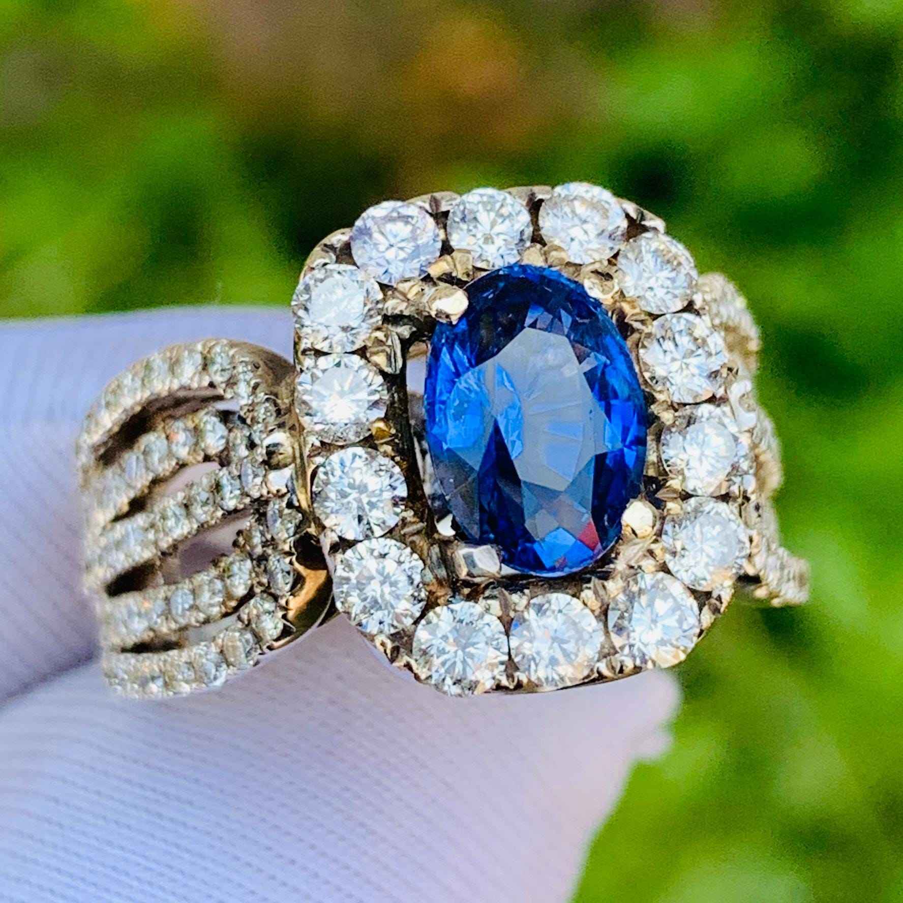 2.28ct Royal Blue Sapphire Ring – White Gold & Natural Diamonds