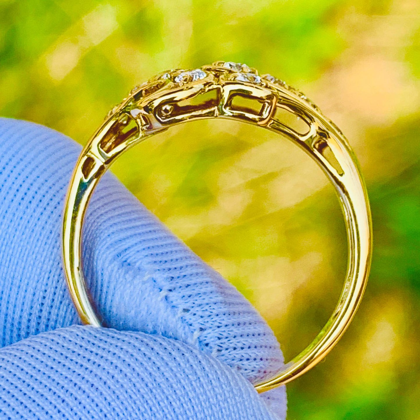 Natural Diamond Ring – 18K Yellow Gold