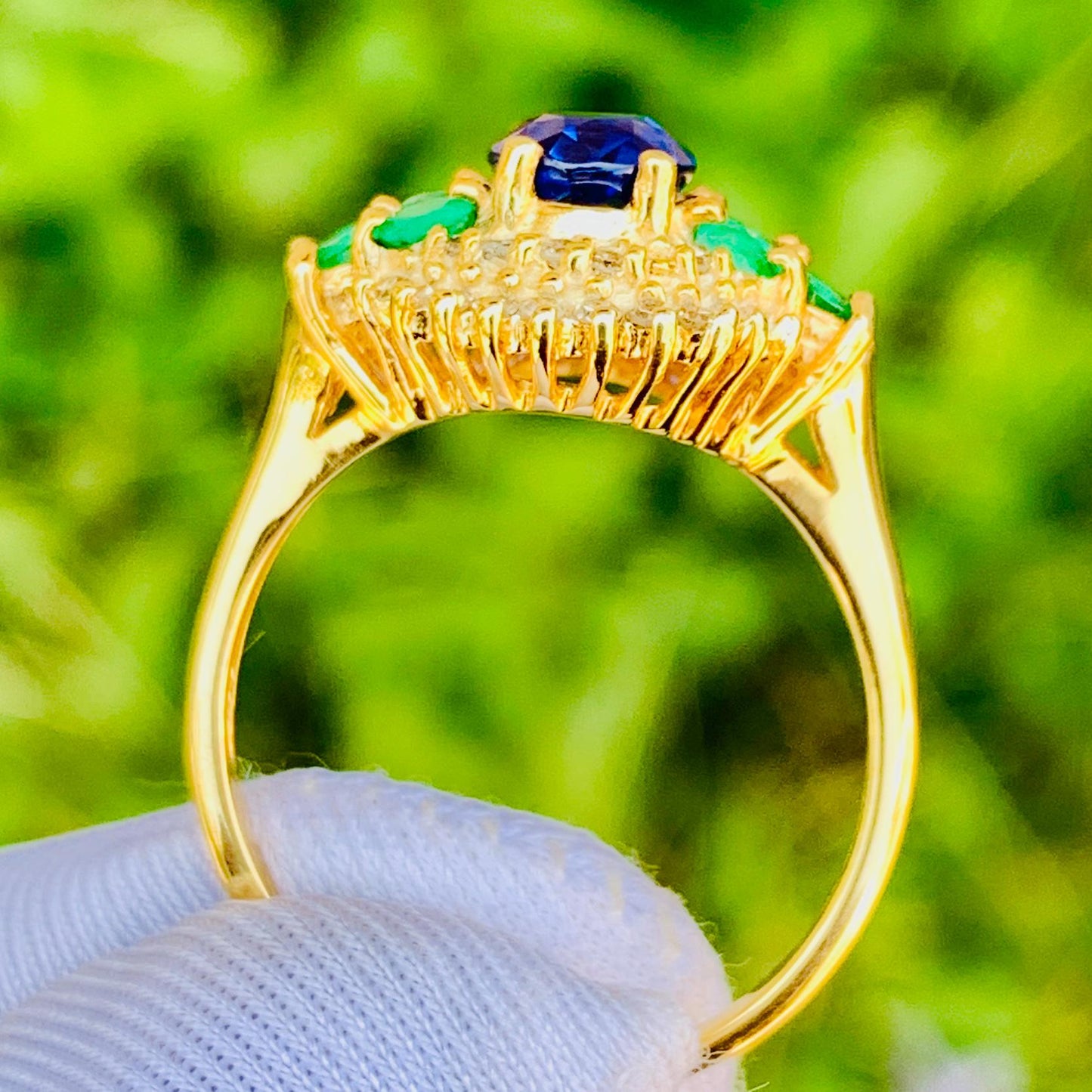 4.28ct Royal Blue Sapphire Ring – 14K White Gold with Natural Emeralds & Diamonds