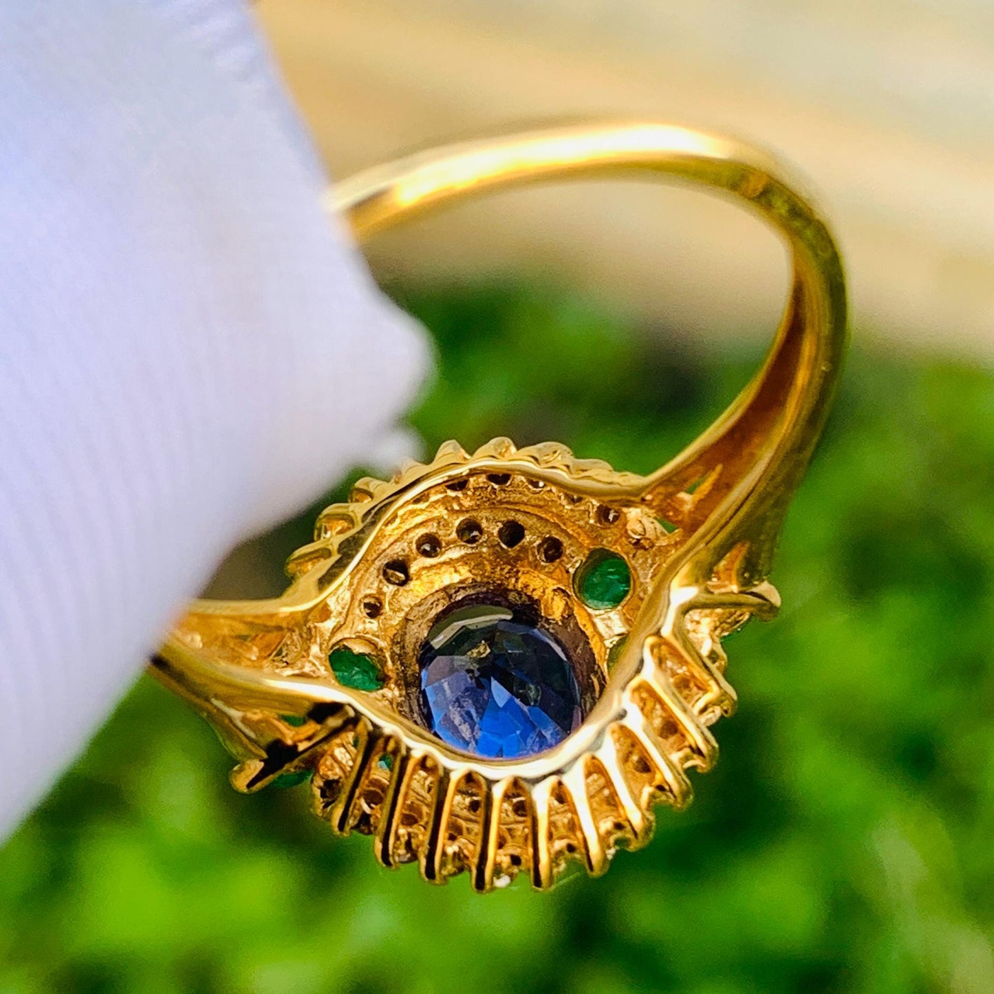 4.28ct Royal Blue Sapphire Ring – 14K White Gold with Natural Emeralds & Diamonds