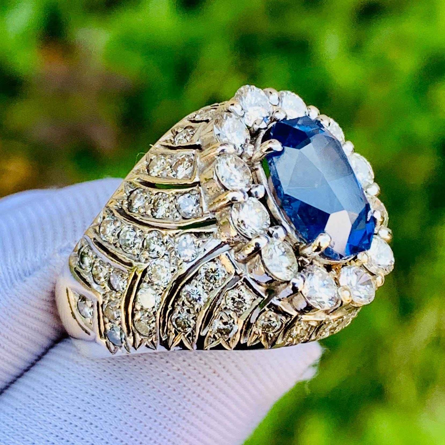 4.28ct Cornflower Blue Sapphire Ring – White Gold & Natural Diamonds