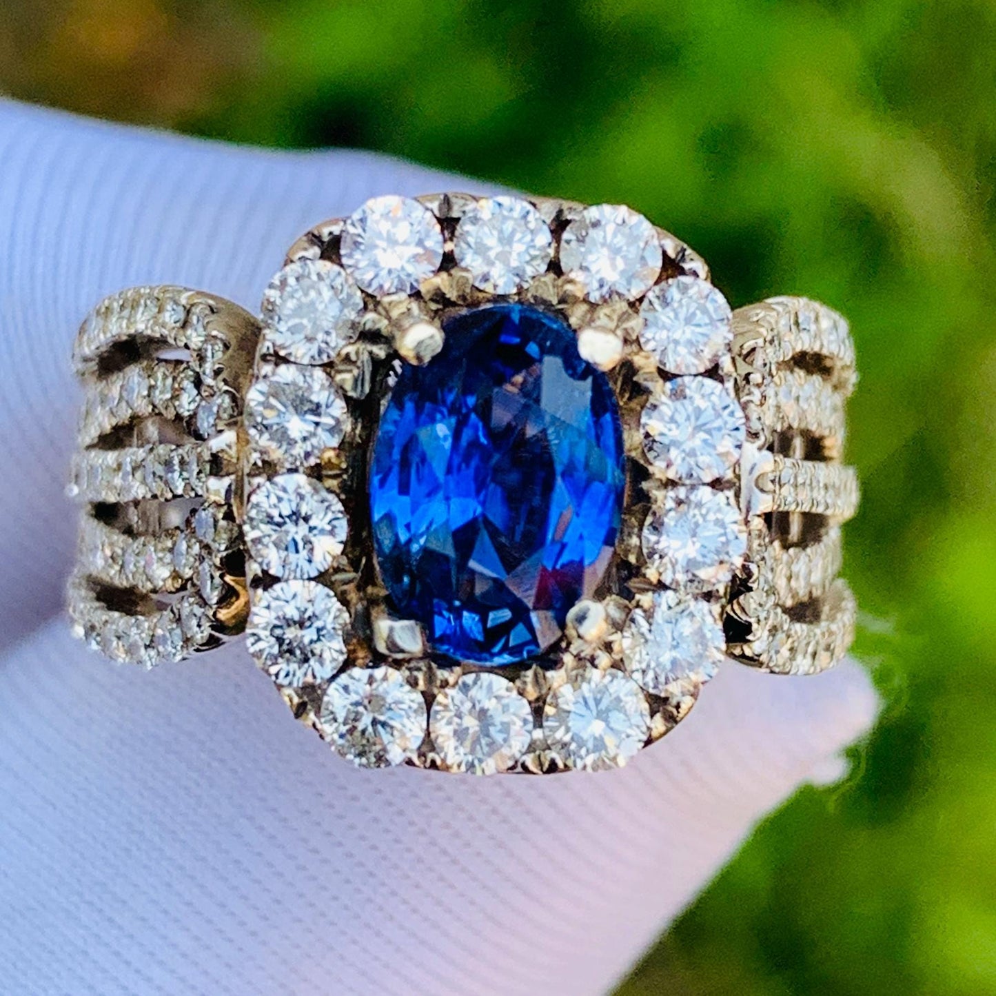 2.28ct Royal Blue Sapphire Ring – White Gold & Natural Diamonds