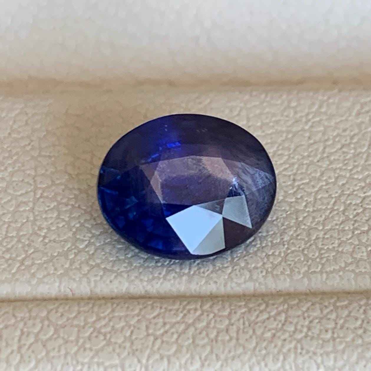 Royal Blue Sapphire 2.06ct Unheated  Natural Oval Cut Ceylon Sapphire for Fine Jewelry