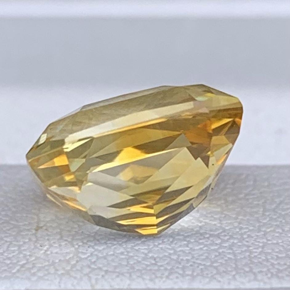 Bi-Color Sapphire 6.37ct Natural  Yellow & White Radiant Cut Sapphire Gemstone for Collectors