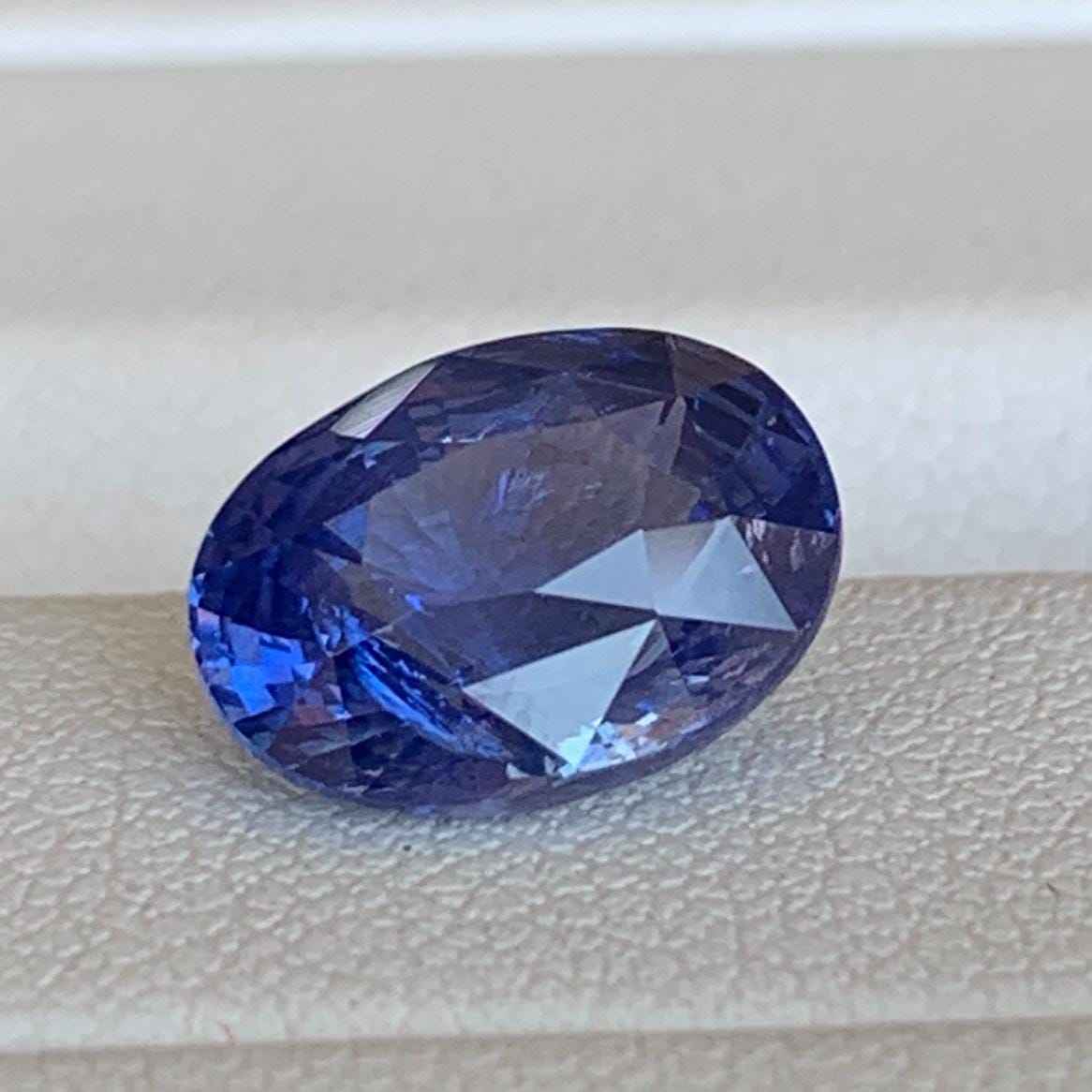 Color Change Sapphire 3.50ct Unheated  GUILD Certified Oval Cut Blue to Purple Sapphire Gemstone