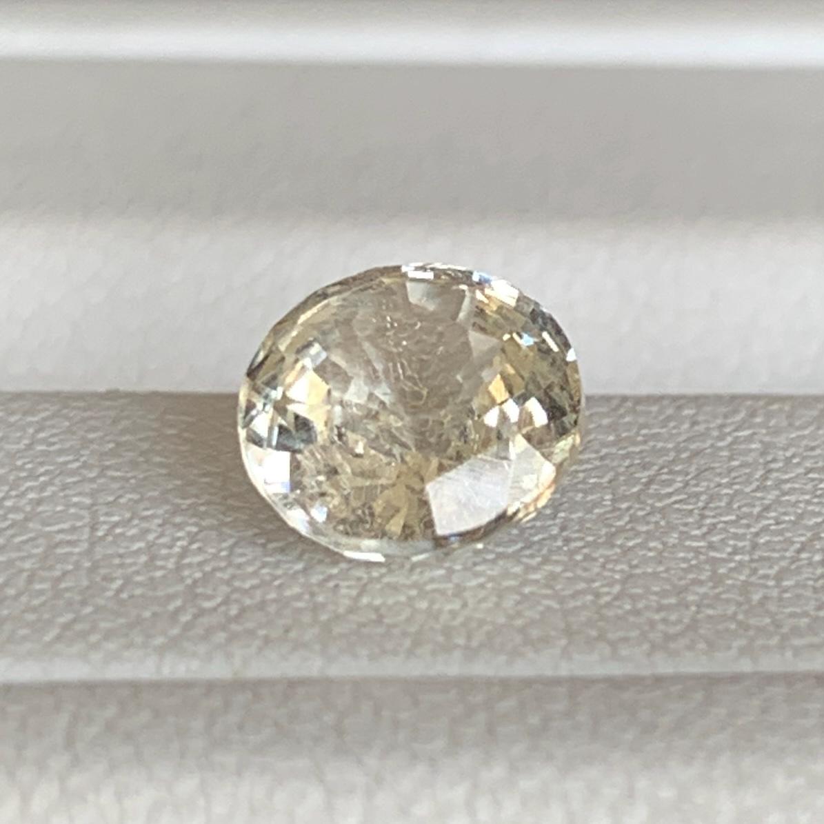 Yellow Sapphire 1.88ct Unheated  Natural Oval Cut Golden Sapphire Gemstone for Fine Jewelry