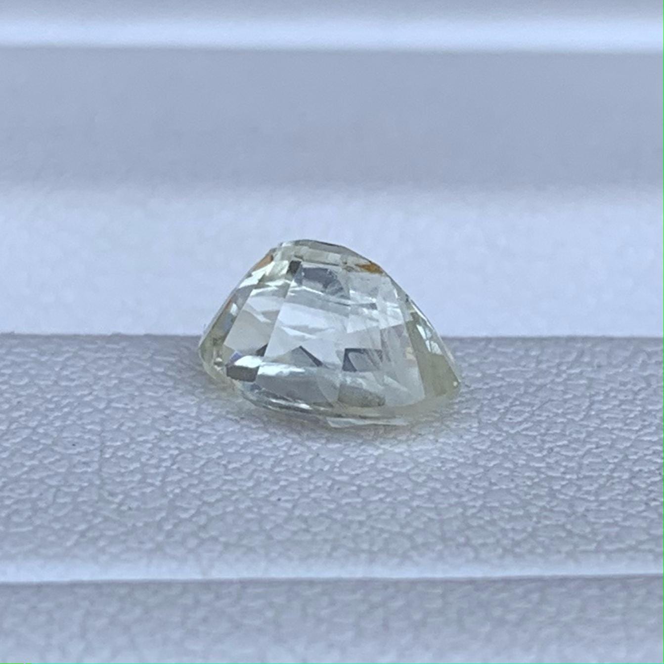 Mint Green Sapphire 1.86ct Unheated  Natural Oval Cut Green Sapphire Gemstone for Fine Jewelry