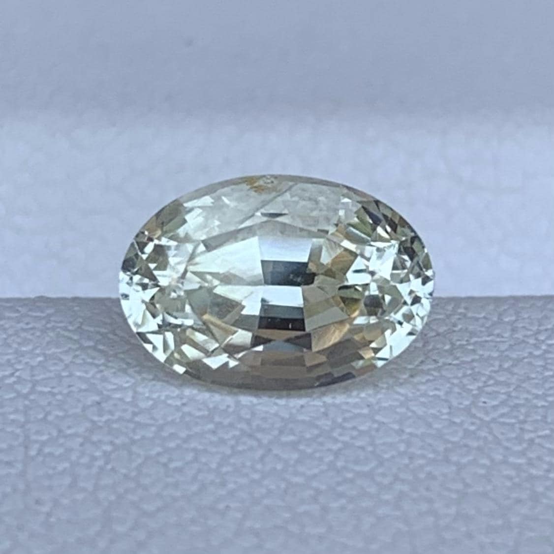 Mint Green Sapphire 1.86ct Unheated  Natural Oval Cut Green Sapphire Gemstone for Fine Jewelry