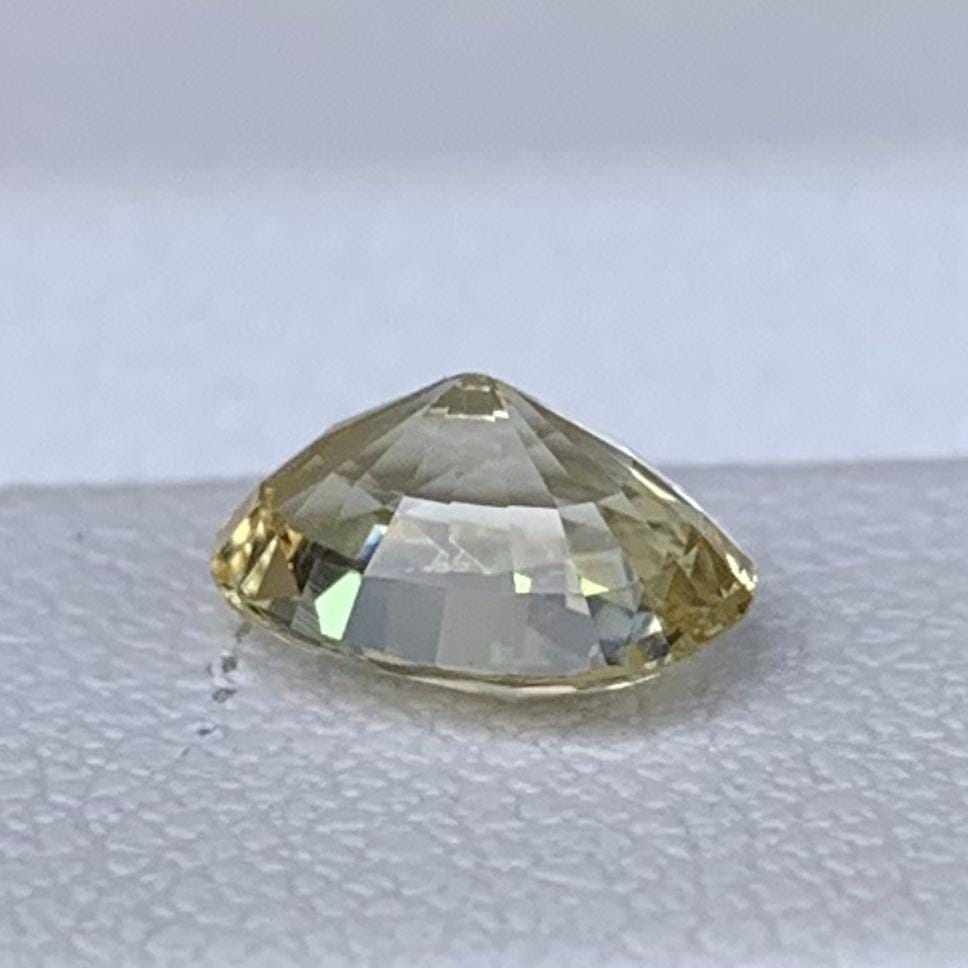 Bi-Color Sapphire 1.17ct Unheated  Natural Oval Cut Two-Tone Sapphire Gemstone