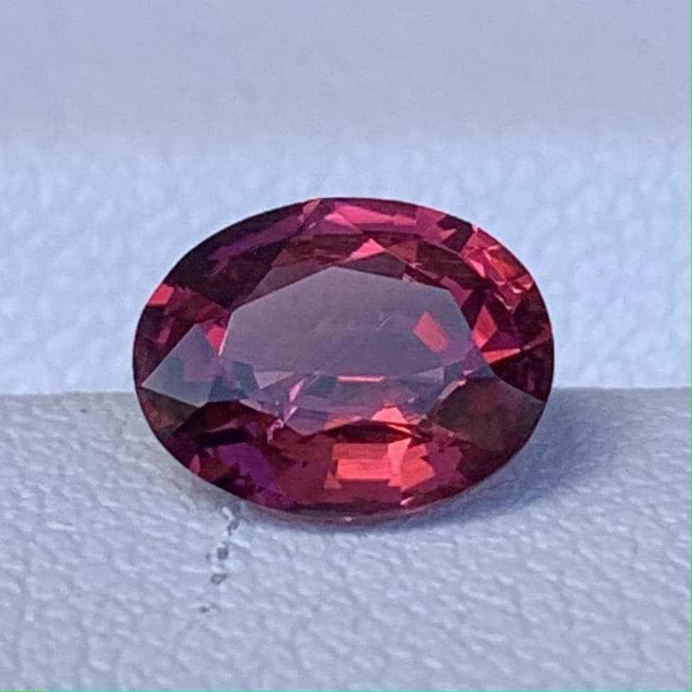 Purple Sapphire 1.40ct Unheated  Natural Oval Cut Violet Gemstone for Fine Jewelry