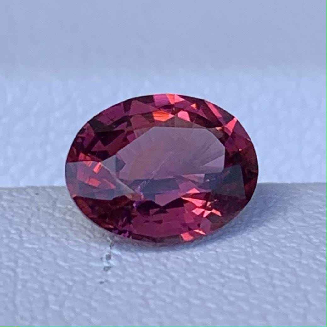 Purple Sapphire 1.40ct Unheated  Natural Oval Cut Violet Gemstone for Fine Jewelry