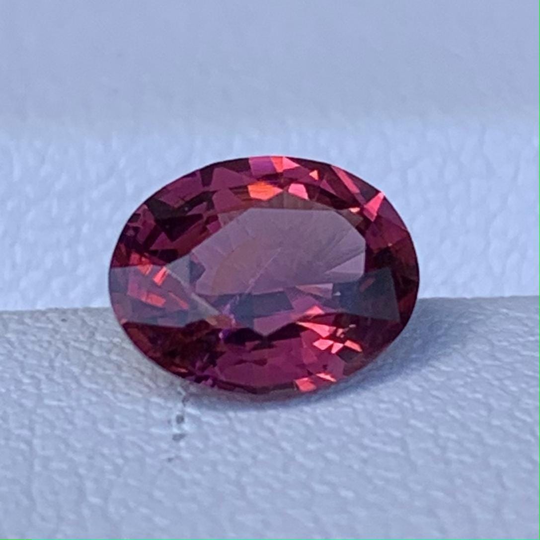 Purple Sapphire 1.40ct Unheated  Natural Oval Cut Violet Gemstone for Fine Jewelry