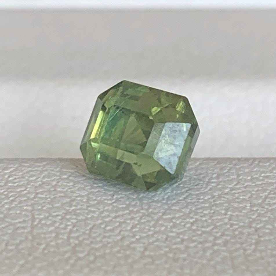 Green Sapphire 1.61ct Unheated  Natural Emerald Cut Green Sapphire Gemstone for Fine Jewelry