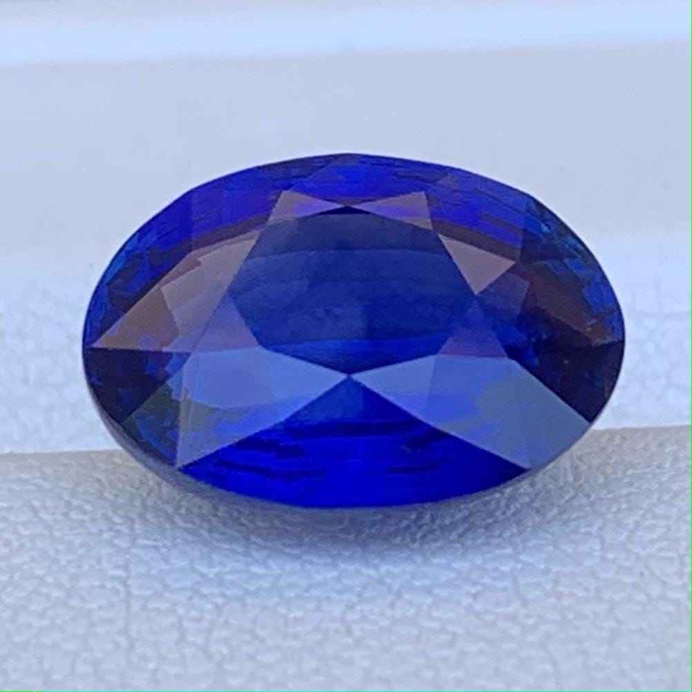 Royal Blue Sapphire 7.13ct Heated  Natural Oval Cut Statement Sapphire for Fine Jewelry