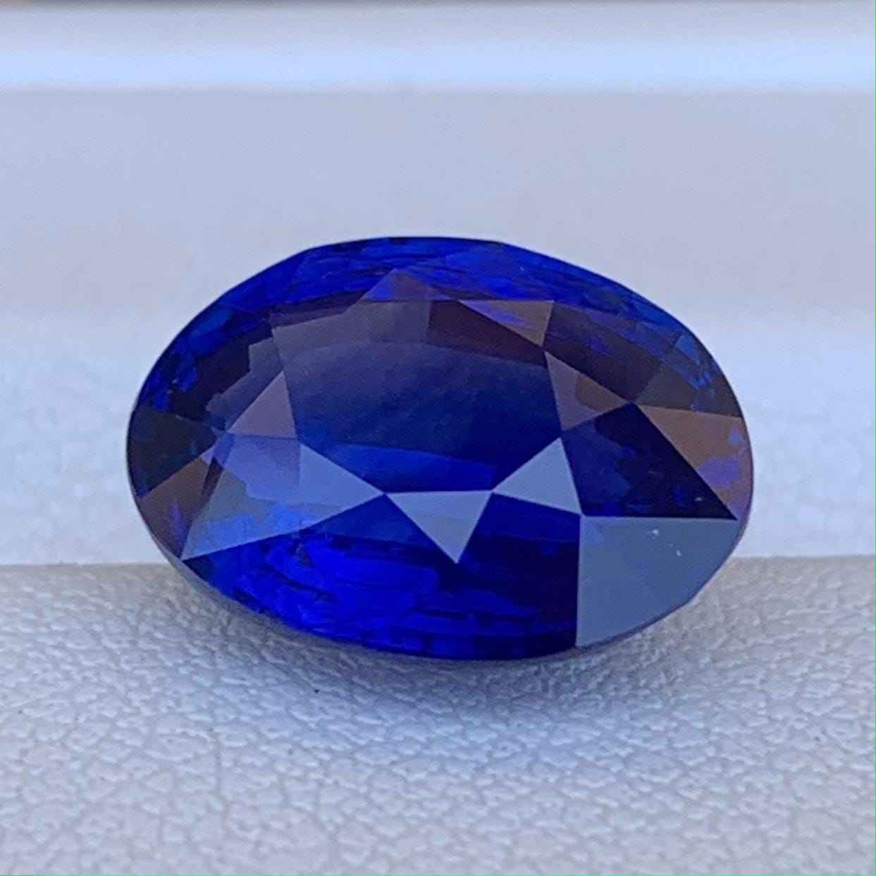 Royal Blue Sapphire 7.13ct Heated  Natural Oval Cut Statement Sapphire for Fine Jewelry