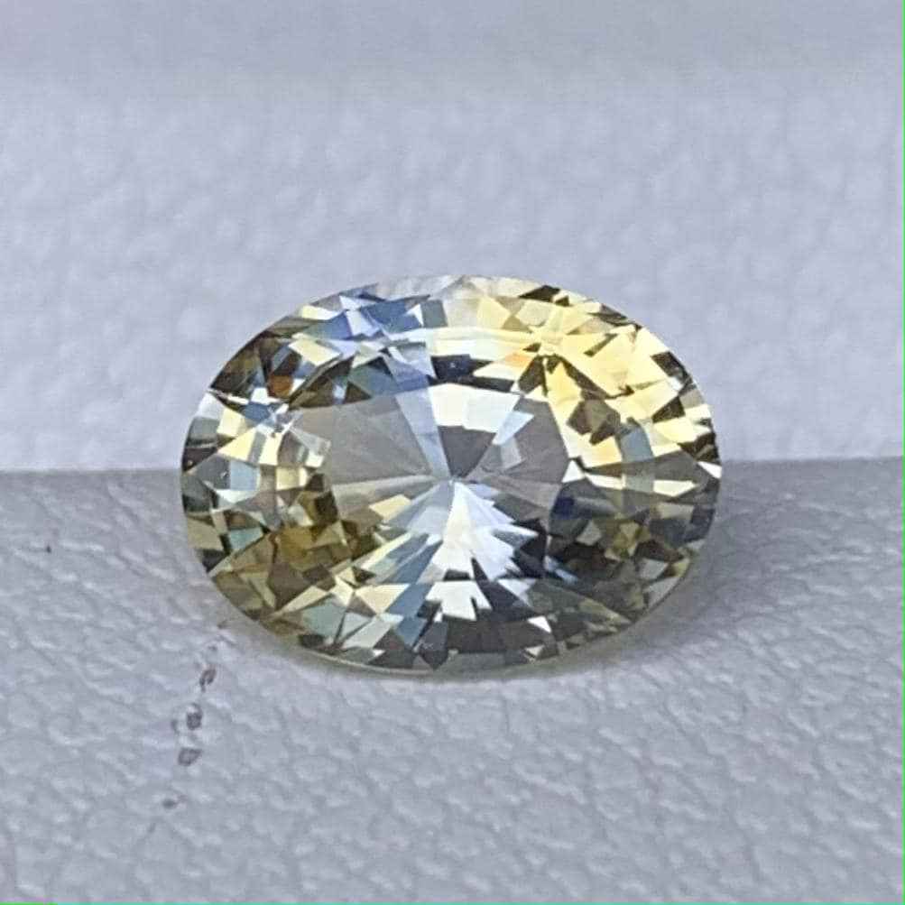Bi-Color Sapphire 1.17ct Unheated  Natural Oval Cut Two-Tone Sapphire Gemstone