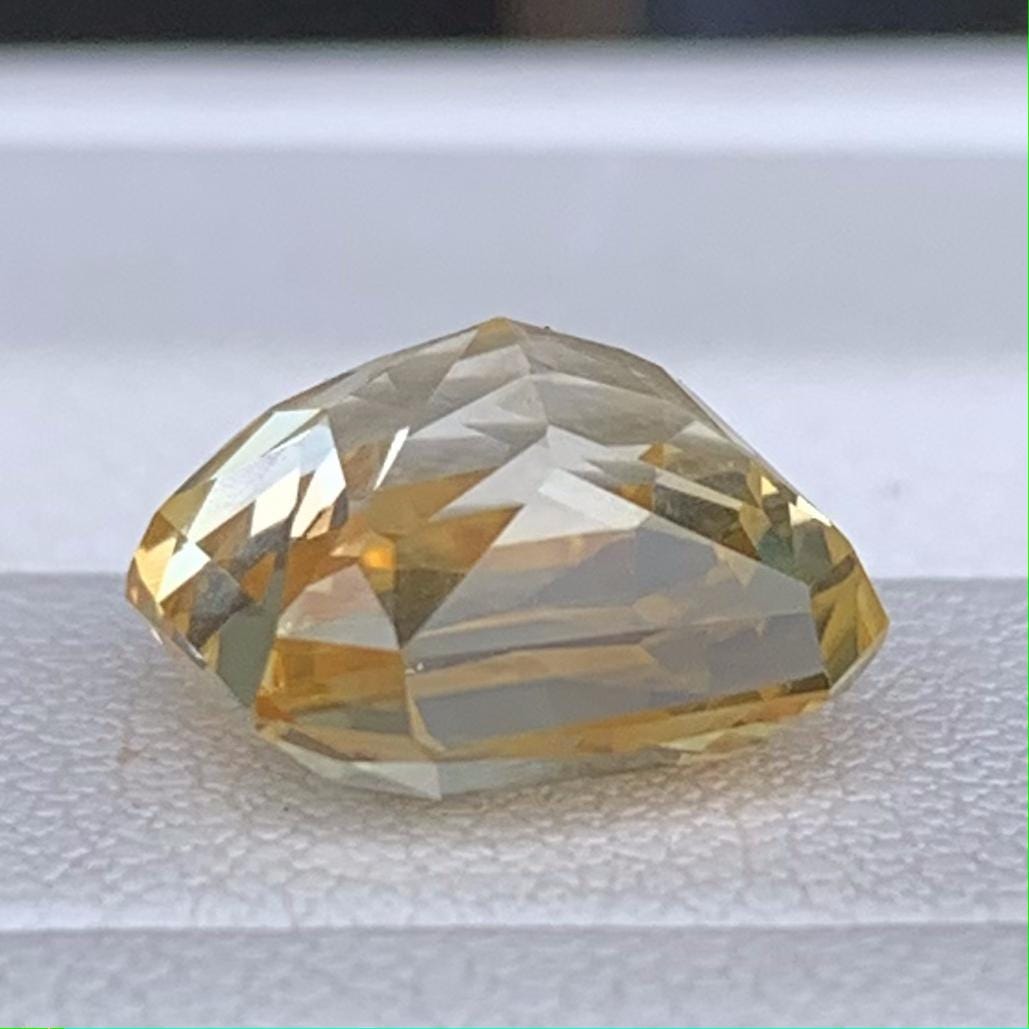 Bi-Color Sapphire 6.37ct Natural  Yellow & White Radiant Cut Sapphire Gemstone for Collectors