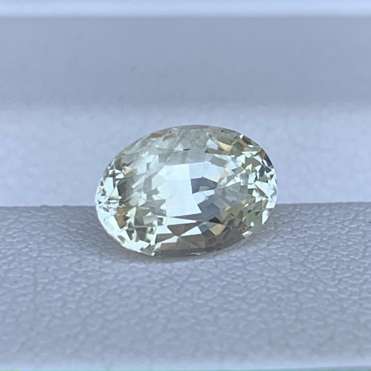 Mint Green Sapphire 1.86ct Unheated  Natural Oval Cut Green Sapphire Gemstone for Fine Jewelry