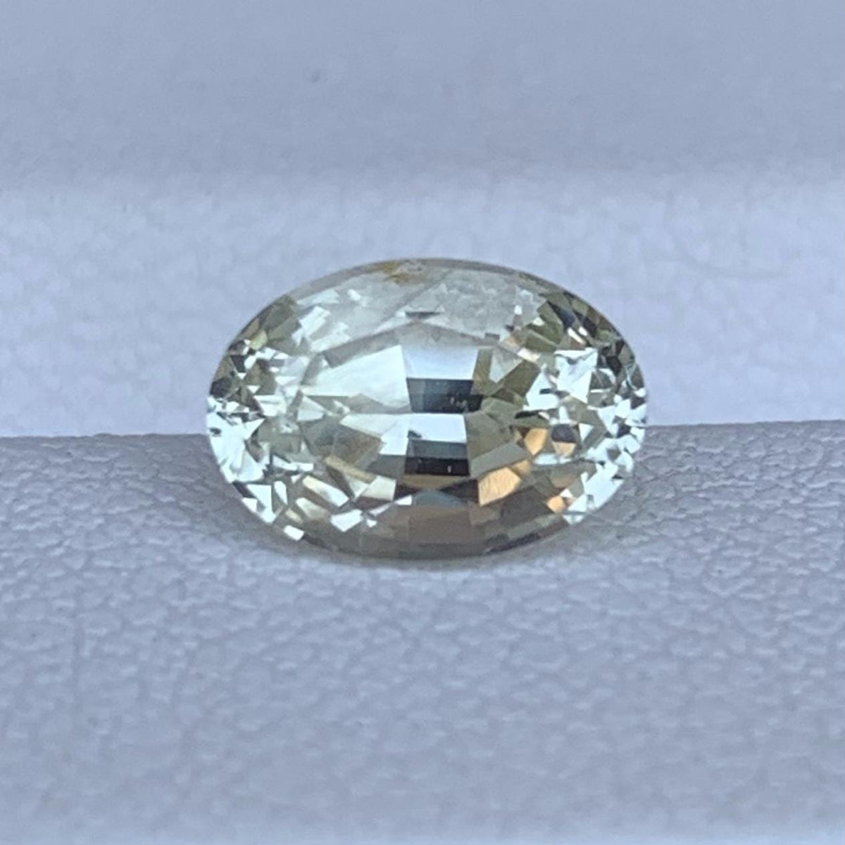 Mint Green Sapphire 1.86ct Unheated  Natural Oval Cut Green Sapphire Gemstone for Fine Jewelry