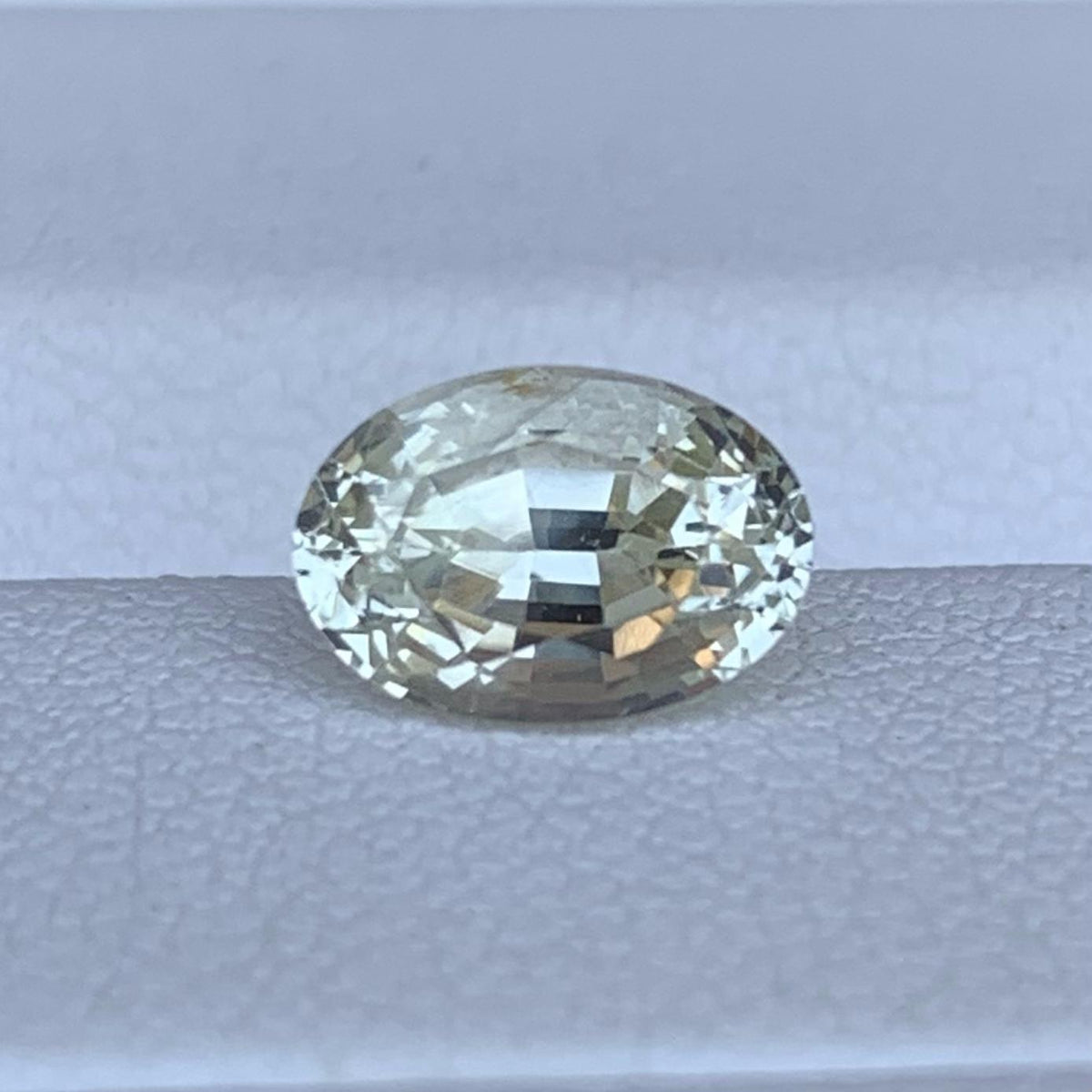 Mint Green Sapphire 1.86ct Unheated  Natural Oval Cut Green Sapphire Gemstone for Fine Jewelry