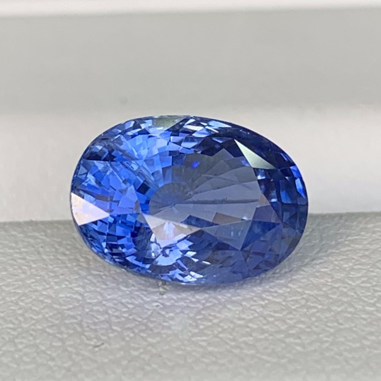 Blue Sapphire 4.10ct Heated  Natural Oval Cut Blue Sapphire Gemstone for Fine Jewelry