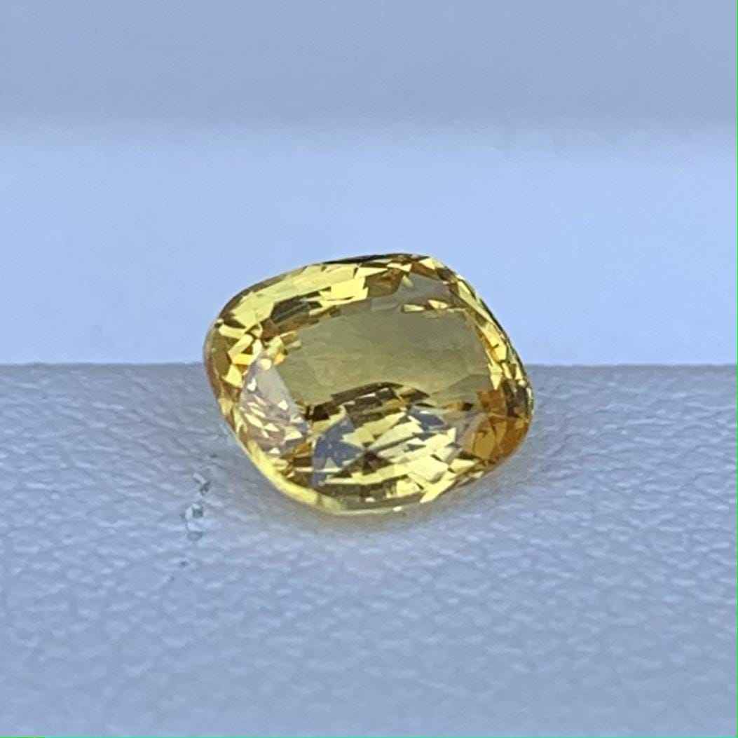 Yellow Sapphire 1.01ct Heated  Natural Cushion Cut Golden Sapphire Gemstone for Fine Jewelry