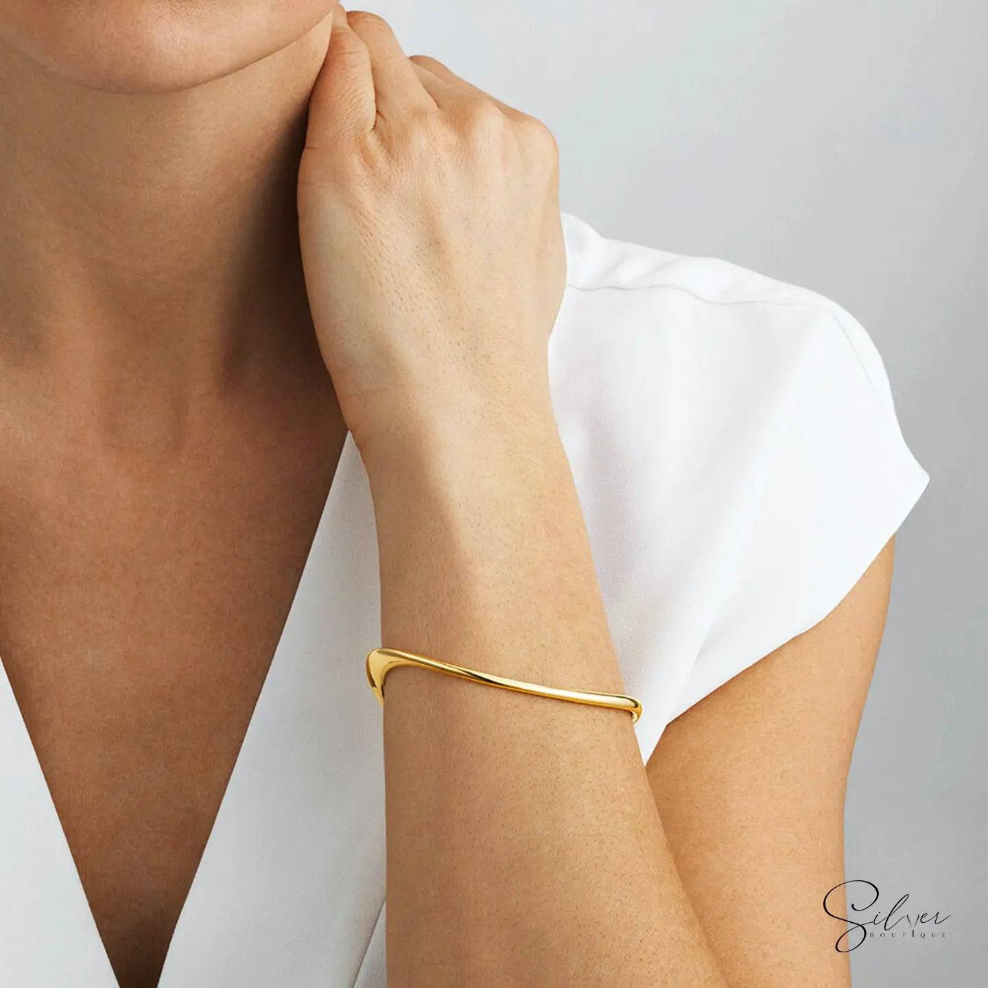 Wavy Bangle